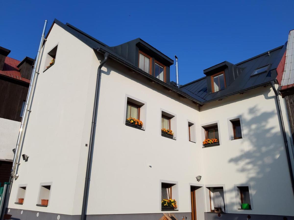 Apartmány Na náměstí Boží Dar Exteriér fotografie